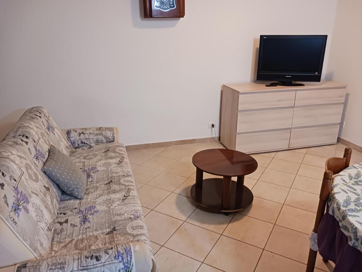 Nora Casa Vacanze/Bed And Breakfast Pula Extérieur photo